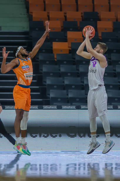 1的比分负 1的比分负